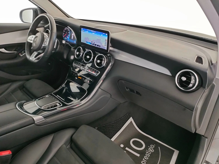 12 - Mercedes-Benz GLC 220 d Premium 4matic auto