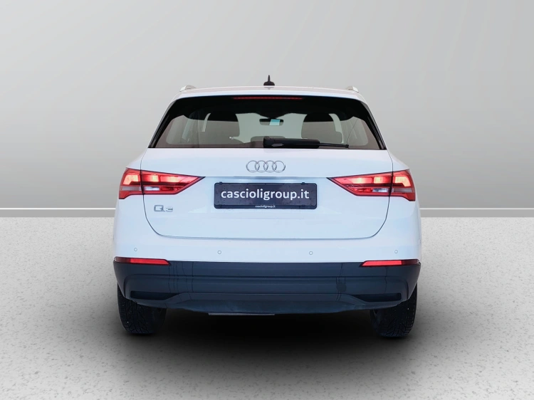 4 - Audi Q3 Q3 35 2.0 tdi Business s-tronic