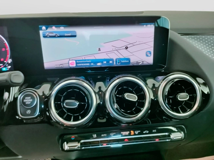 12 - Mercedes-Benz GLA 180 d Progressive Advanced auto