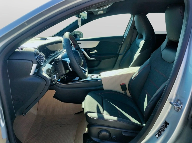 11 - Mercedes-Benz Classe A 180 d Automatic