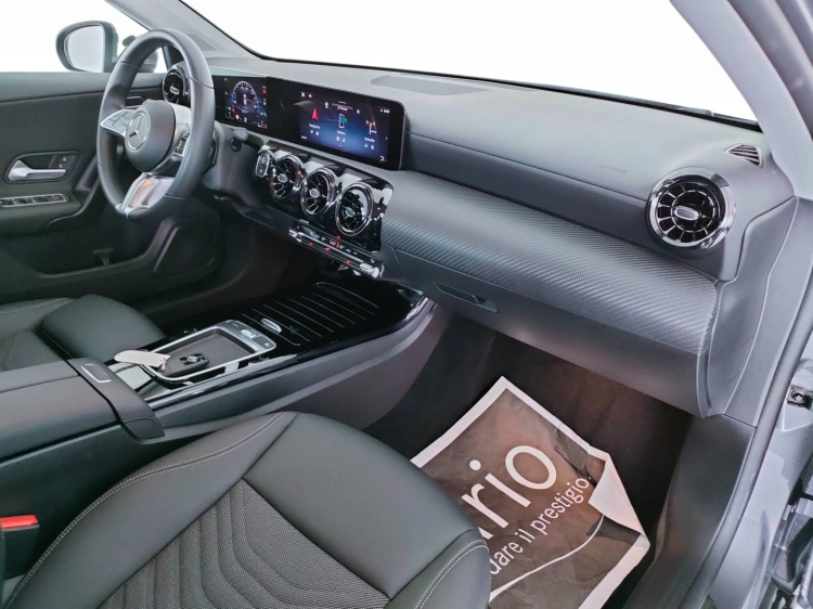 9 - Mercedes-Benz Classe A 180 d Advanced auto