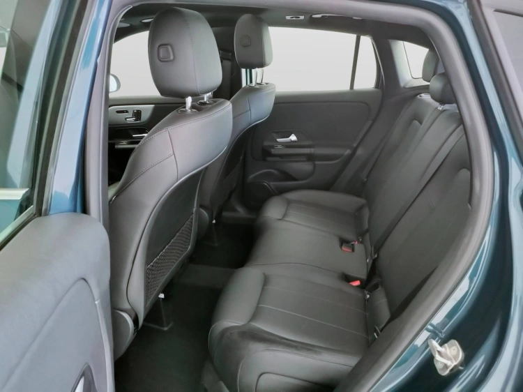 15 - Mercedes-Benz GLA 250 e phev (eq-power) Sport auto