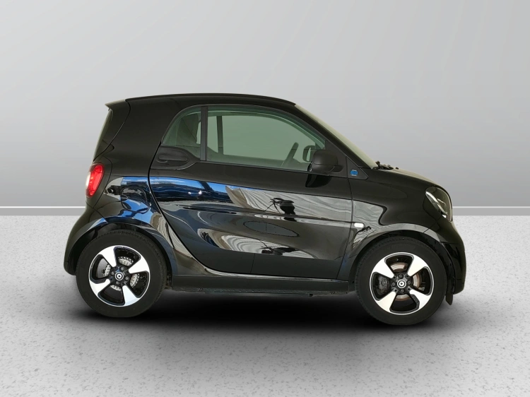 7 - smart fortwo Fortwo eq Passion 4,6kW