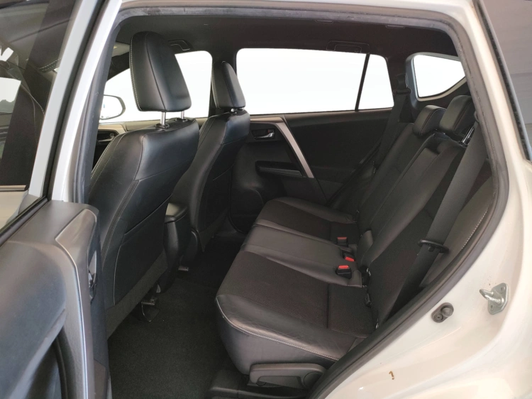 10 - Toyota RAV4 Rav4 2.0 d-4d Lounge 2wd mt my17