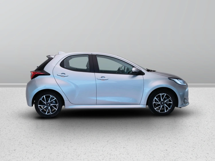 7 - Toyota Yaris Yaris 1.5h Trend