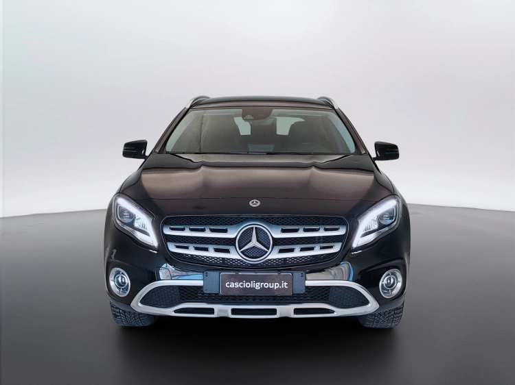 2 - Mercedes-Benz GLA 200 d Sport