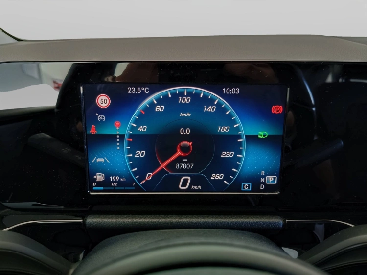12 - Mercedes-Benz Classe B 180 d Sport auto