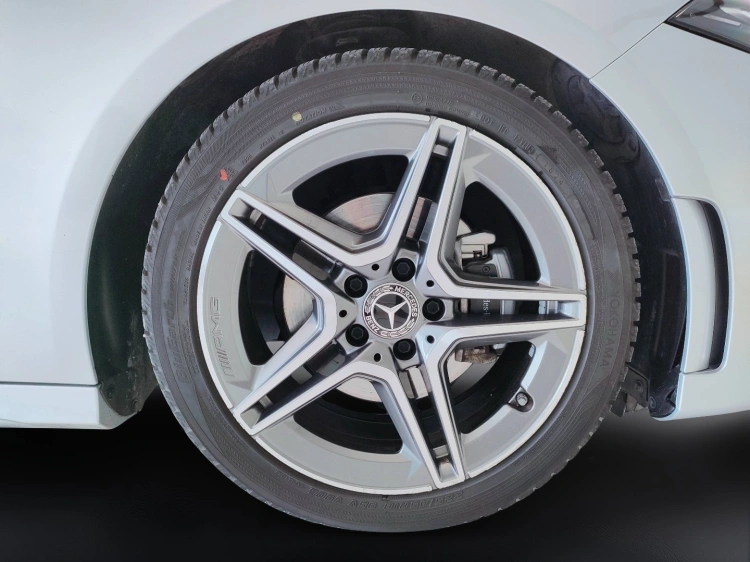 9 - Mercedes-Benz Classe A 180 d Premium auto