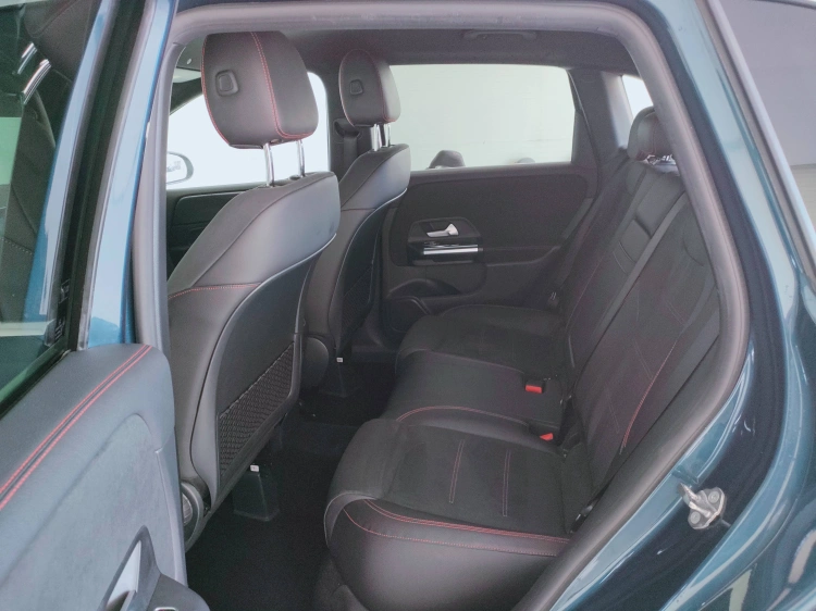 14 - Mercedes-Benz Classe B 180 d Premium auto