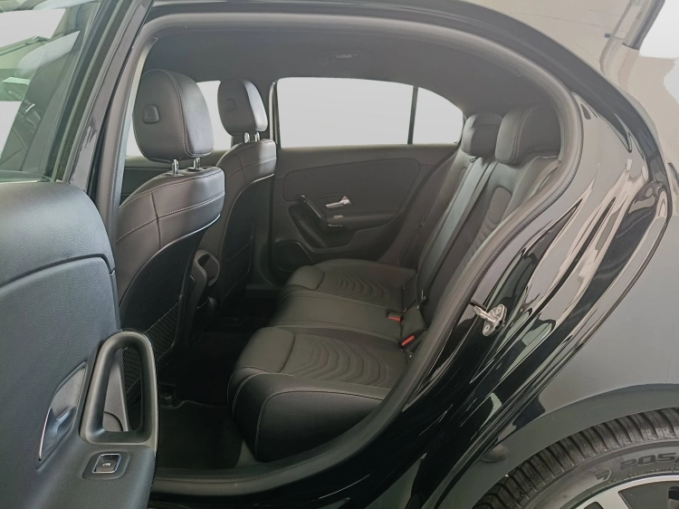 9 - Mercedes-Benz Classe A 180 d Sport Light auto