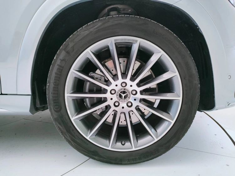 11 - Mercedes-Benz GLE 300 d AMG Line Advanced Plus 4matic auto