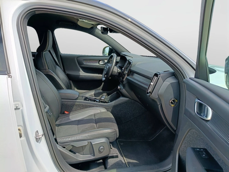 10 - Volvo XC40 XC40 1.5 t4 phev Inscription auto my21