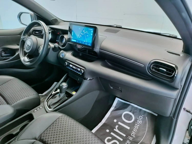 15 - Toyota Yaris Yaris 1.5h Style