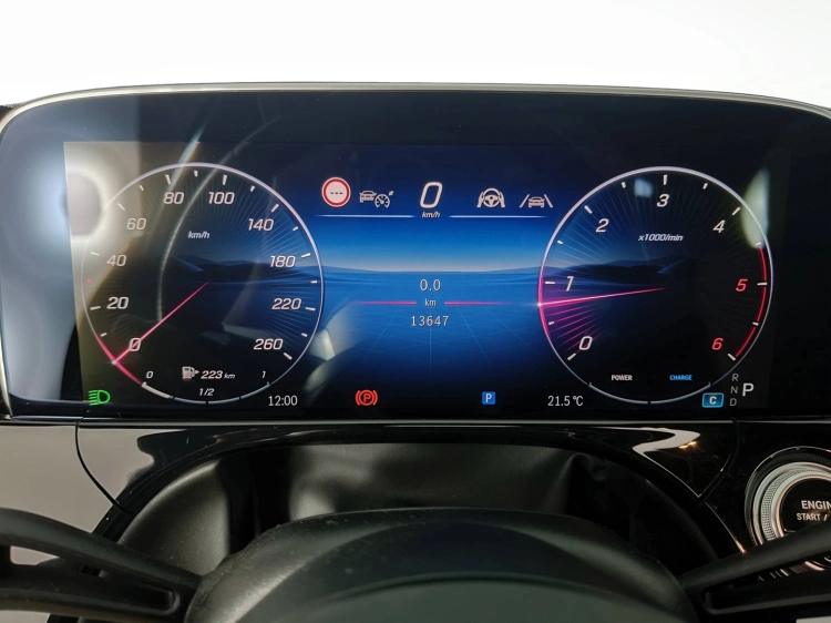 14 - Mercedes-Benz Classe E 220 d AMG Line Premium auto