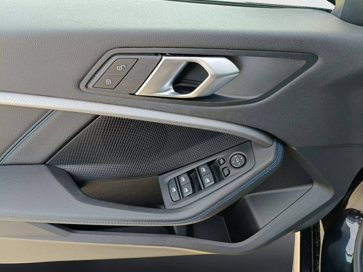 18 - BMW Serie 1 118d Msport auto
