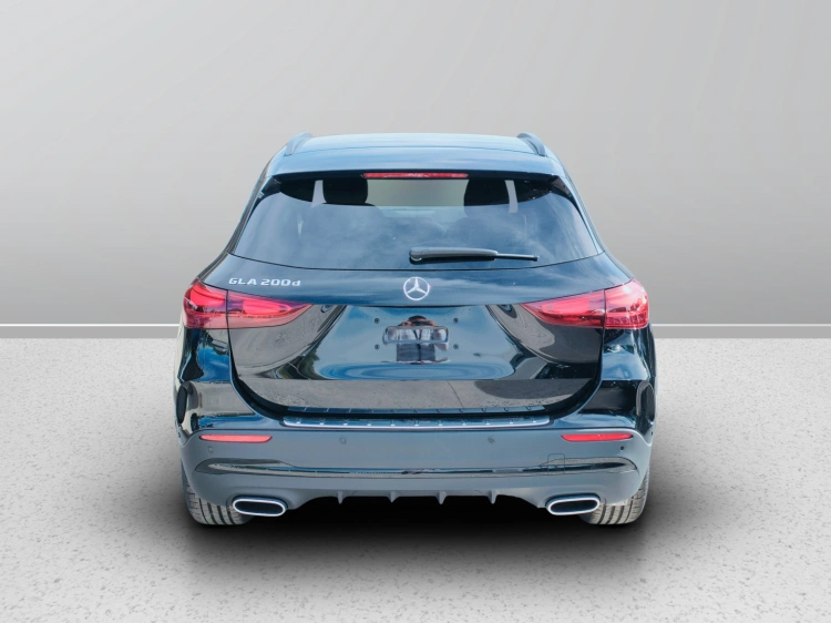 4 - Mercedes-Benz GLA 200 d automatic