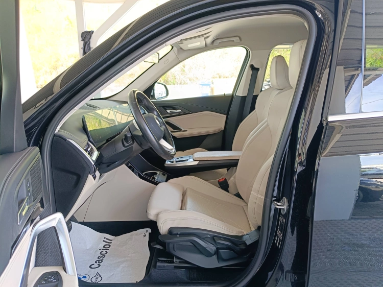 8 - BMW X1 X1 sdrive18d X-Line auto