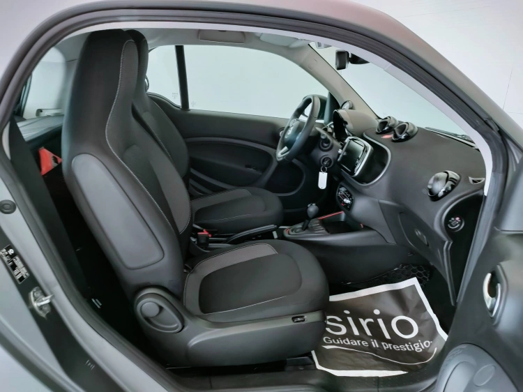 14 - smart fortwo Fortwo eq Passion 22kW