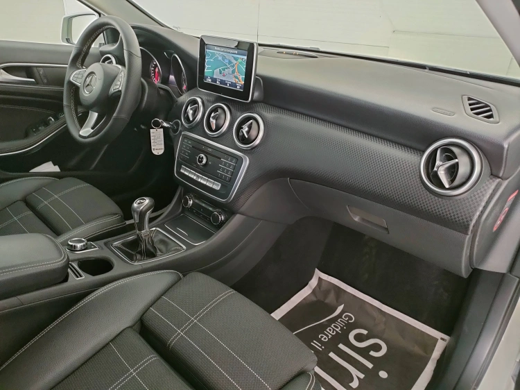 12 - Mercedes-Benz Classe A 180 d Sport Activity edition