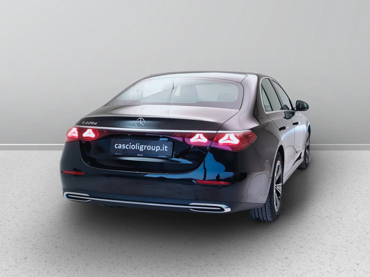 6 - Mercedes-Benz Classe E 220 d Advanced auto
