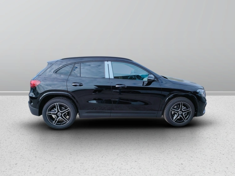 6 - Mercedes-Benz GLA 200 d automatic