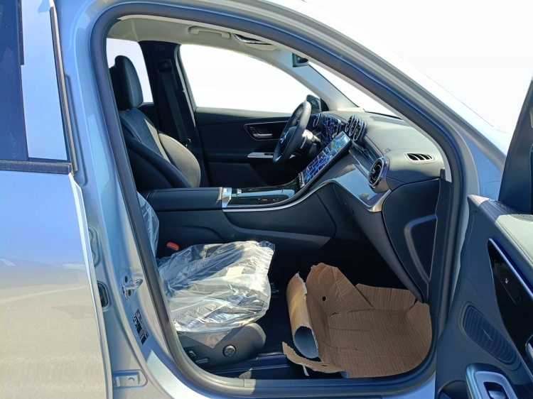 11 - Mercedes-Benz GLC 300 de 4MATIC