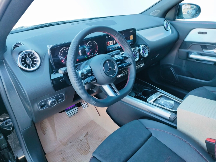 8 - Mercedes-Benz GLA 200 d automatic