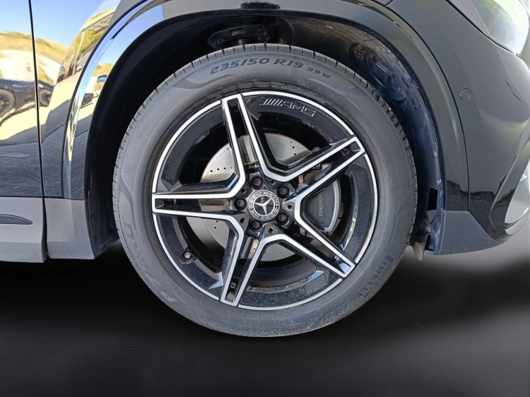 20 - Mercedes-Benz GLA 180 d AMG Line Advanced Plus auto