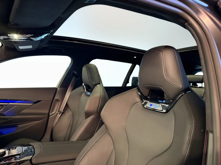 26 - BMW M M5 M5 Touring