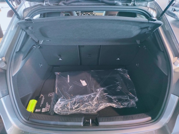 5 - Mercedes-Benz Classe A 180 d Automatic