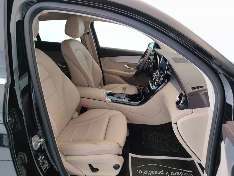 9 - Mercedes-Benz GLC Coupe 220 d Premium 4matic auto