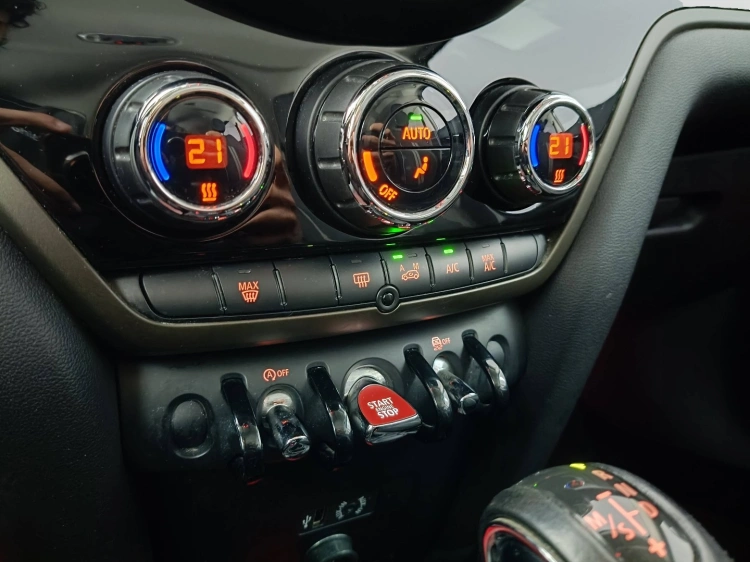 16 - MINI Countryman COOPRE SD 4LLA HIPE