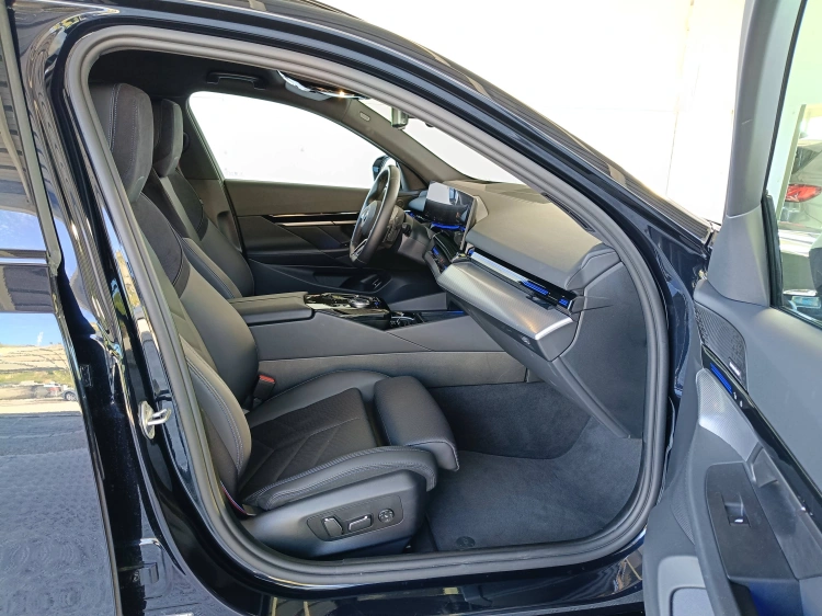 11 - BMW Serie 5 520d Touring 48V xdrive MSport Pro auto