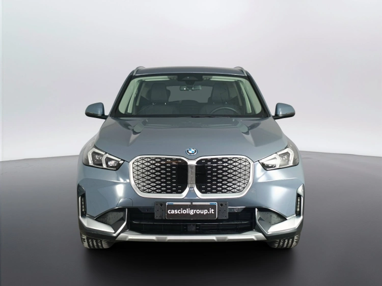 2 - BMW iX1 iX1 edrive 20 X-Line
