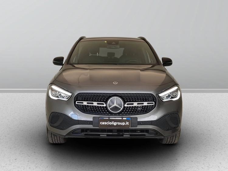 2 - Mercedes-Benz GLA 200 d Sport Plus auto