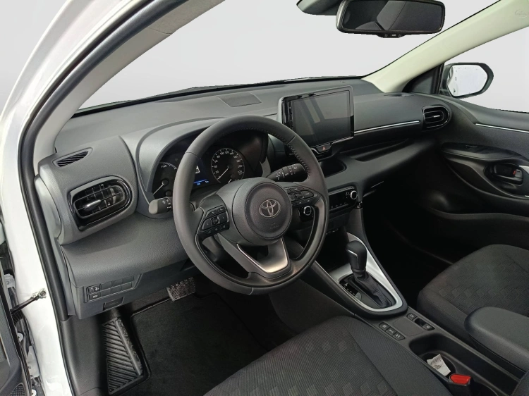 7 - Toyota Yaris YARIS 15H ECVT 5P ACTIVE MY25