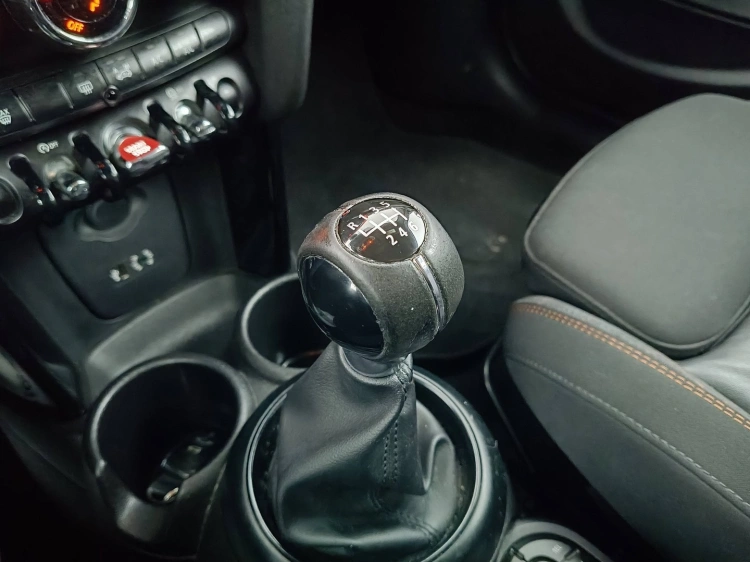 15 - MINI Cooper Mini 1.5 Cooper D Hype Seven 5p
