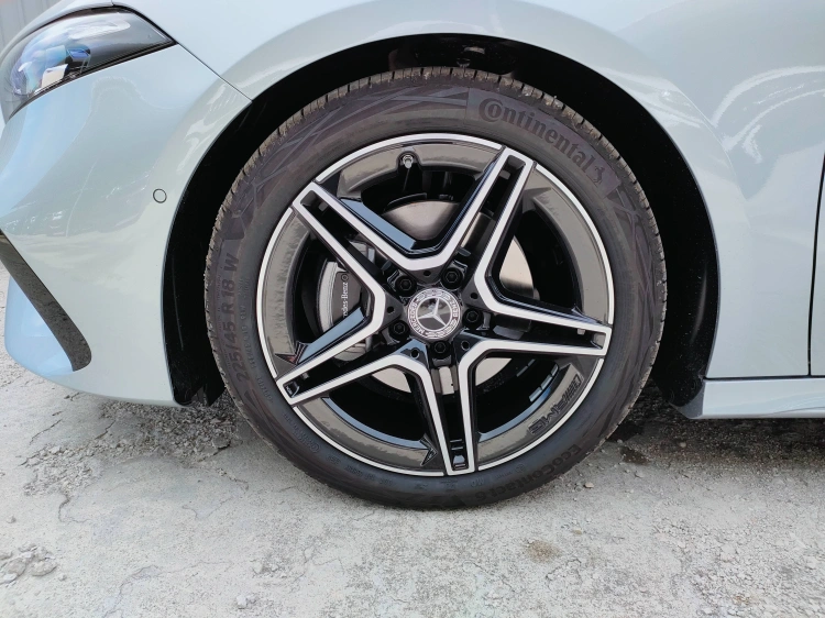 7 - Mercedes-Benz Classe A 180 d Automatic