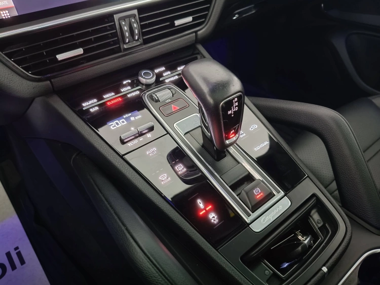 18 - Porsche Cayenne eCayenne Coupe 3.0 e-hybrid 5p.ti tiptronic