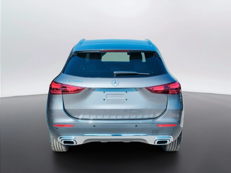 4 - Mercedes-Benz GLA 200 d automatic