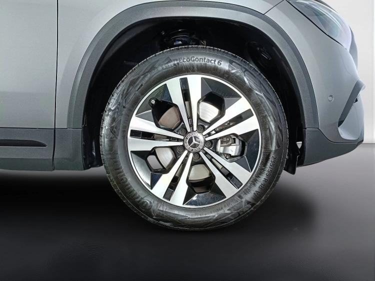 17 - Mercedes-Benz GLA 180 d Progressive Advanced Plus auto