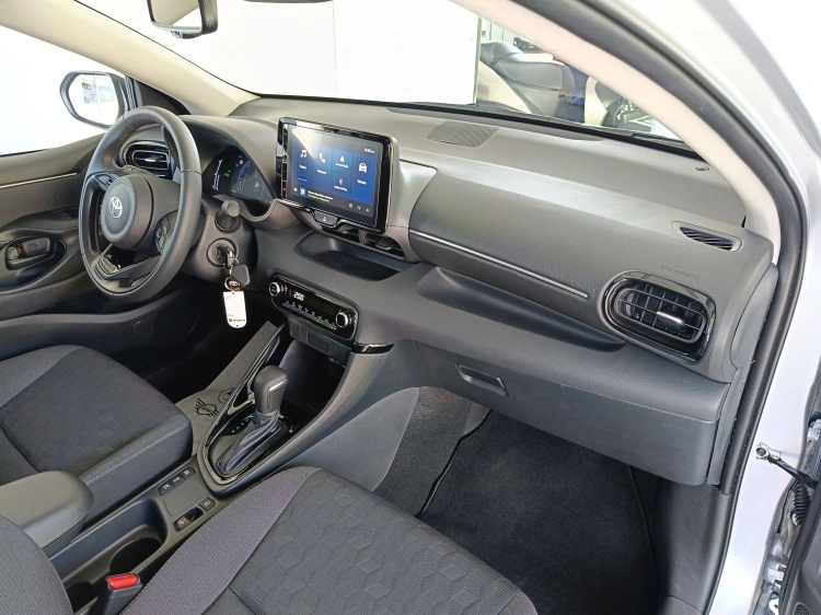 10 - Toyota Yaris Yaris 1.5h Trend