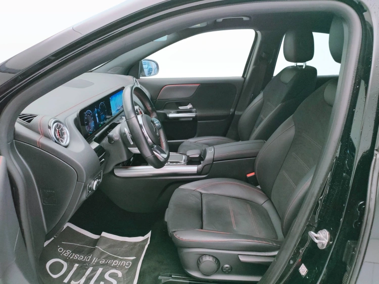 13 - Mercedes-Benz EQA 250 Premium