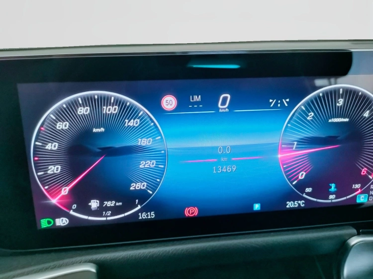 19 - Mercedes-Benz GLB 180 d Progressive Advanced auto