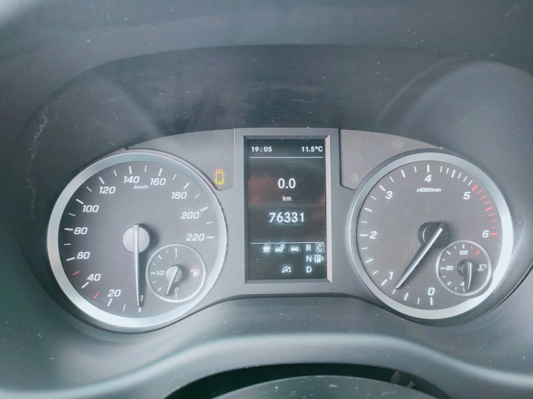 17 - Mercedes Vans Vito 119 cdi long mixto auto my20
