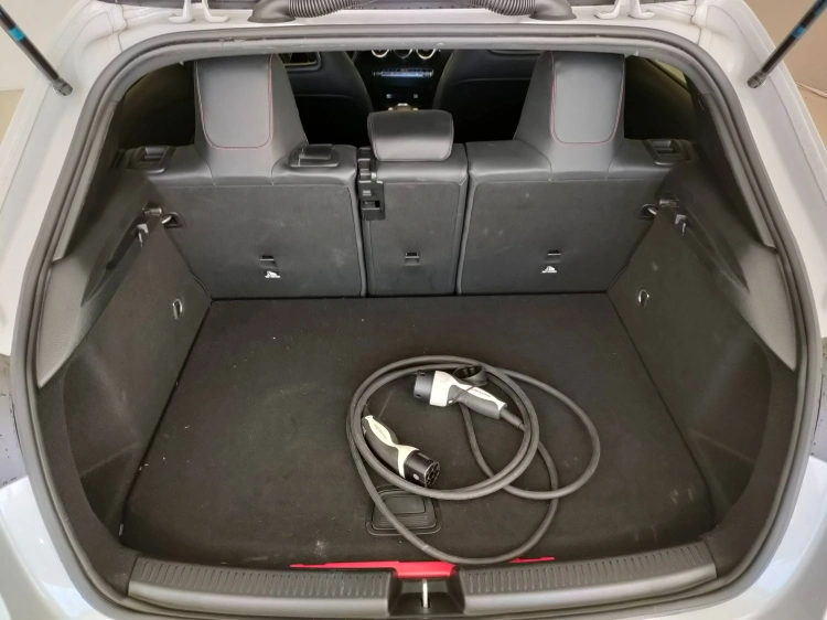 5 - Mercedes-Benz Classe A 250 e phev (eq-power) Premium auto