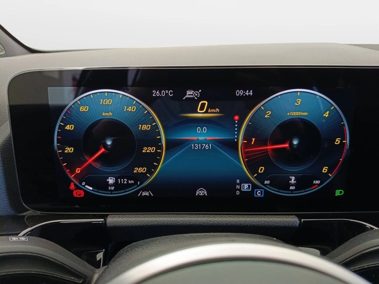 13 - Mercedes-Benz GLA 180 d Sport Plus auto