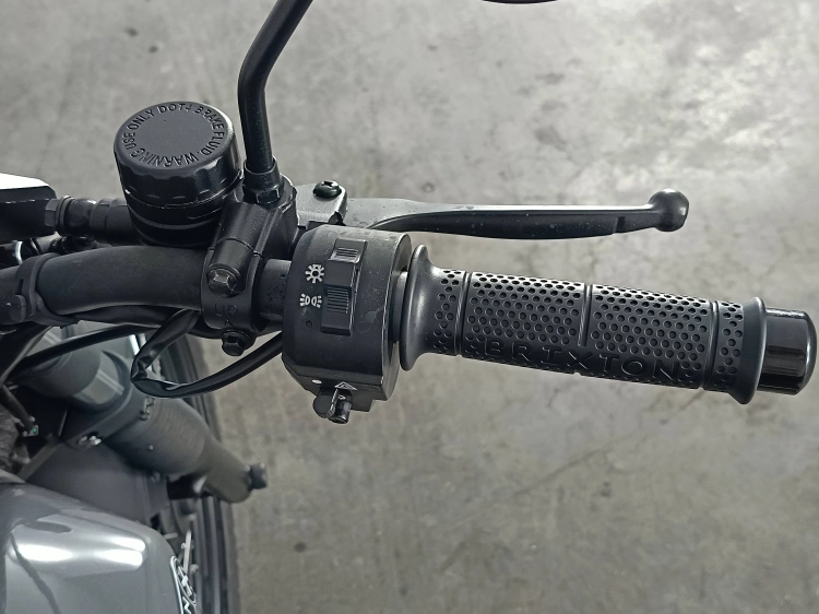 8 - Brixton Cromwell Cromwell 125 4T CBS E5