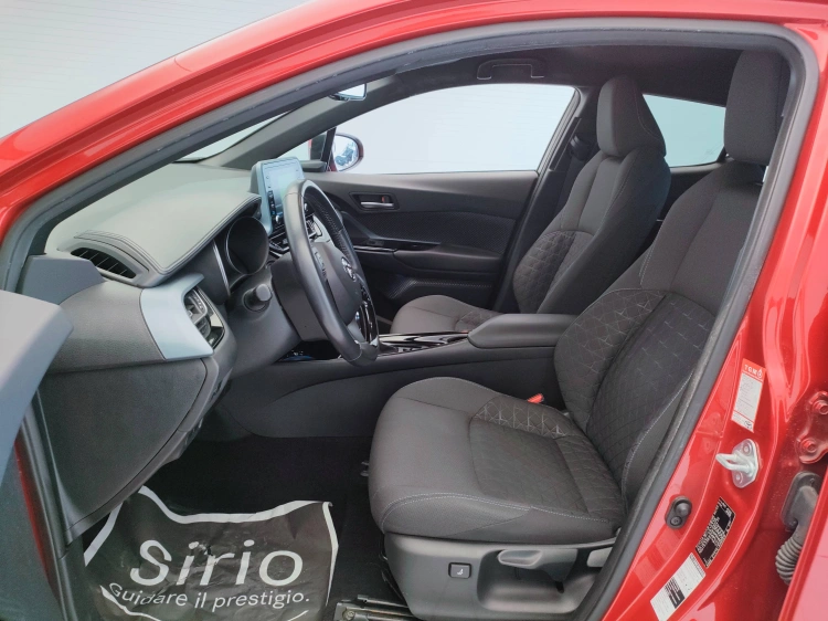 13 - Toyota C-HR C-HR 1.8h Trend e-cvt