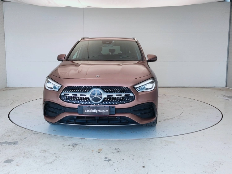 2 - Mercedes-Benz GLA 200 d Premium auto